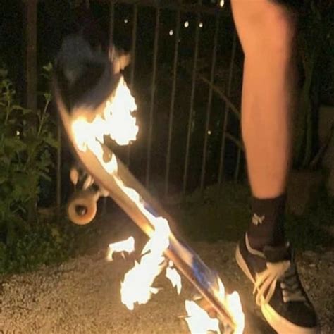 Burning In 2020 Aesthetic Pictures Grunge Photography Skateboard