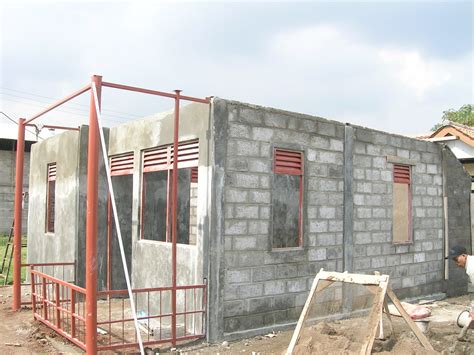 Hanya saja kebanyakan orang ragu untuk menjajal membangun rumah dengan menggunakan bata hebel, misalkan untuk model pagar tembok. Pagar Rumah Dari Batako