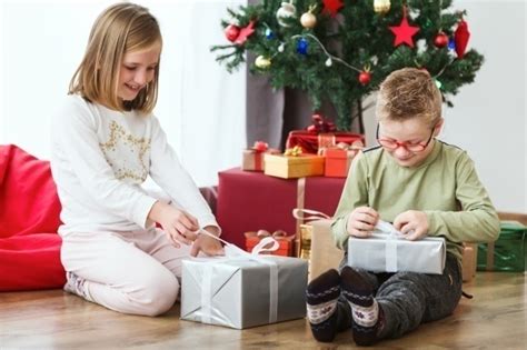 No Sólo Papá Noel Entrega Regalos En Navidad Ii Actualidad Eulixe