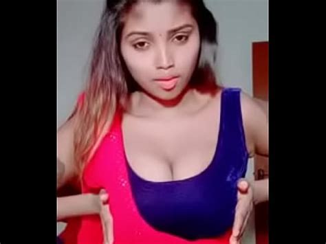 Indian Mallu College Girl Showing Boobs Aunty Cleavage Chut Ungli Pussy