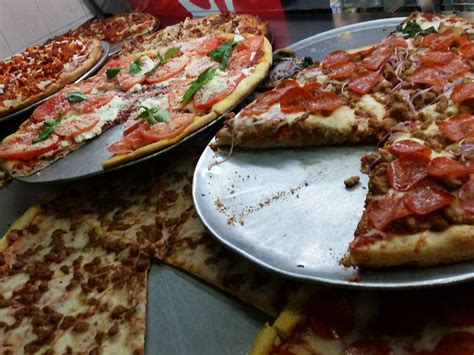 Best 24 Hour Pizza Spots In Nyc From Pepperoni To Grandma Slices