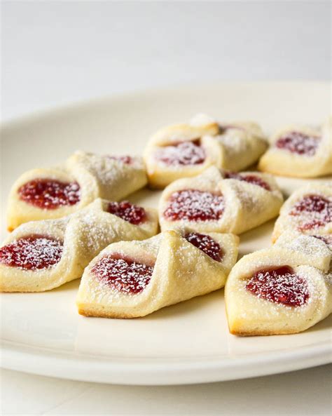 The raspberry cookie and raspberry bar recipes which are included on this website fall into three basic categories: Raspberry Bow Tie Cookies | Cookies recipes christmas, Best christmas cookie recipe, Best ...