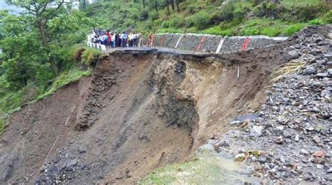 Six Workers Killed In Pakistan Landslide The Statesman