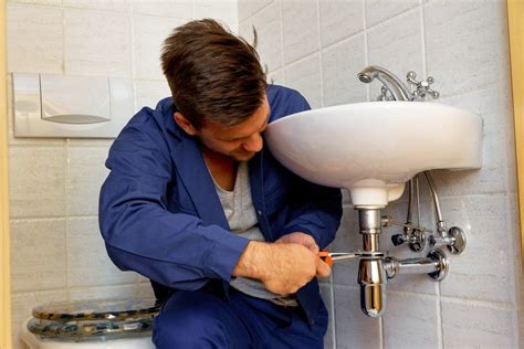 Plumbing Emergencies When You Can T Get A Plumber Over