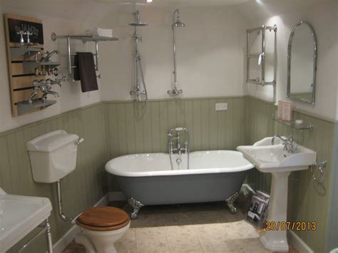 Get small bathroom design ideas that will make a big splash in even the tiniest spaces. 24 cool traditional bathroom floor tile ideas and pictures ...