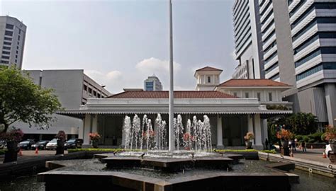 Balai Kota Dki Jakarta（ジャカルタ特別州庁舎） 官公庁 観光・ジャカルタ Jalan2