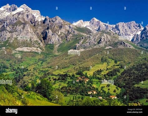Picos De Europa Cantabrian Mountains Asturias Spain Stock Photo Alamy