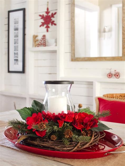 Christmas cards from colorful paper. 19 Simple and Elegant DIY Christmas Centerpieces