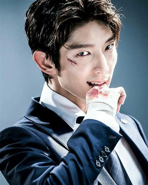 He rose to fame on his first leading role playing a clown in the critically acclaimed film the king and the clown (2005). Lee Joon gi @actor_jg ️ | Διασημότητες