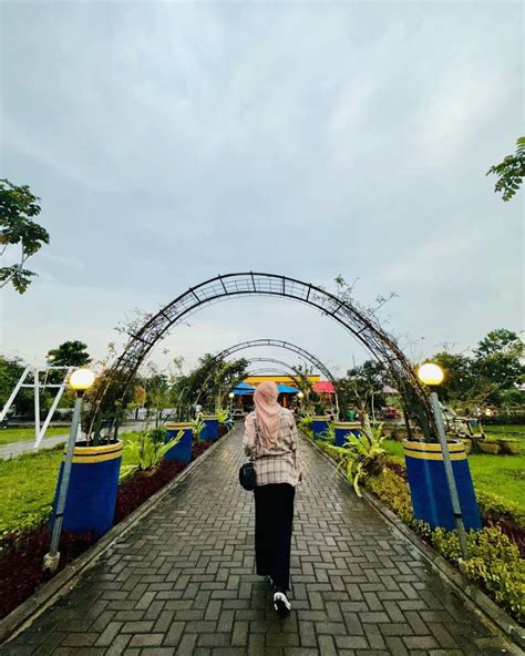 Potret Tepi Kota Healing Bandung