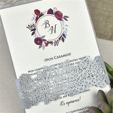 Invitaciones de boda hechas a mano de papel pver fondo vintage de madera. Invitación de boda flores pintadas > INVITACIONES DE BODA ...