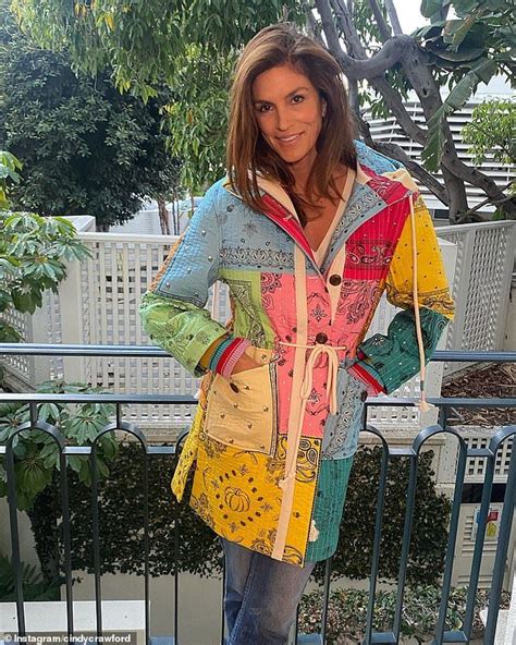 Talk Of The Town Supermodel Cindy Crawford S Old Tea Towel Look