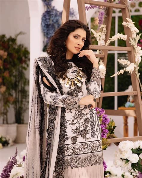 Ayeza Khan Looks Stunning In Her Latest Asifa Nabeels Photo Shoot
