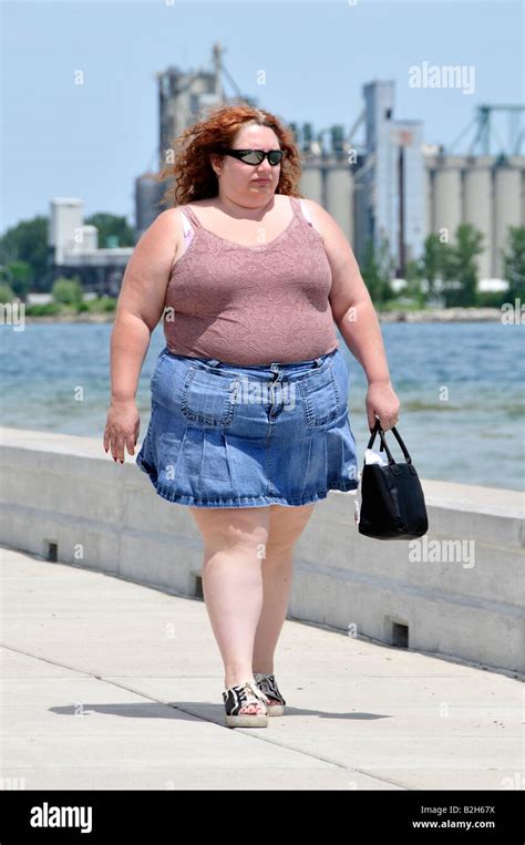 Fettleibigen Fett Weiblich Zu Fuß Stockfotografie Alamy