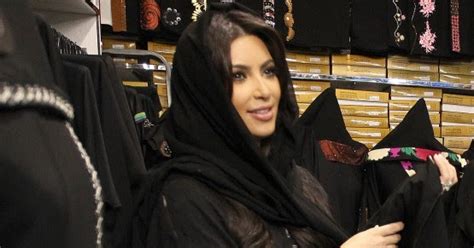 Kim Kardashian In Islamic Hijab | Hijab Styles, Hijab Pictures, Abaya