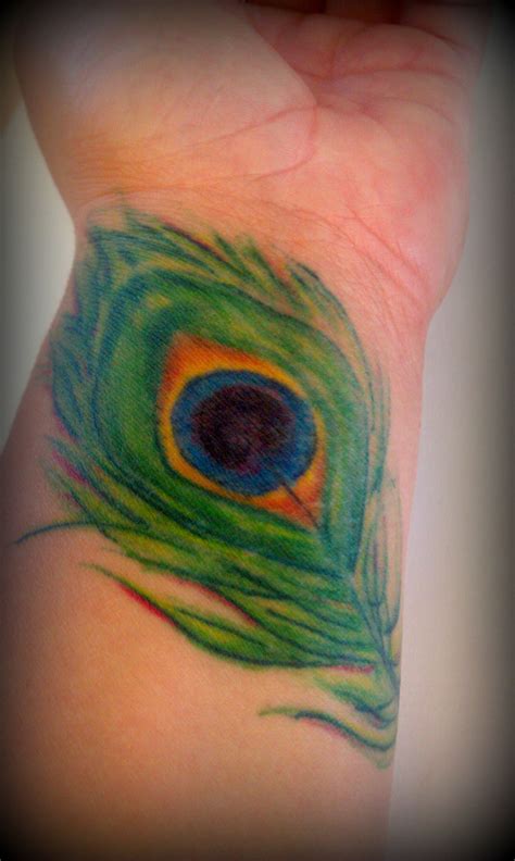 peacock wrist tattoo! Awesome Tattoos, Love Tattoos, Tatoos, Wrist