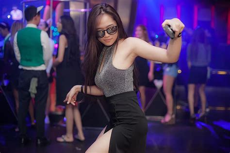 Lady Dancing Nightclub Disco Dance Girl Performer Dancer Female