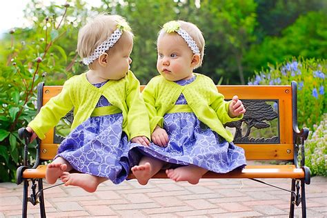 Adorable 1 Year Old Twin Girls Thephotoforum 📷 Film And Digital Photography Forum