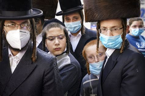 Nyc Orthodox Jewish Residents Protest Burn Masks Want Jewish