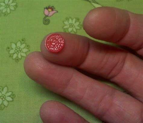 The damp paper towel provides grip. Jillily Studio: Well FINALLY!