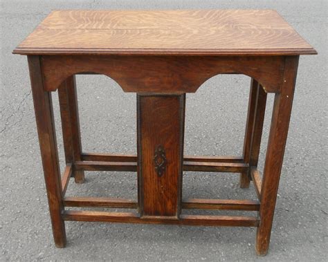 Oakland narrow nest of 2 tables. Oak Nest Of Coffee Tables | 358648 | Sellingantiques.co.uk