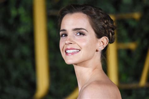 7 Absolutely Stunning Emma Watson Hairstyles