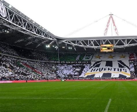 Directions and access, accreditation and welcoming activities. Juventus Stadium: coreografia | Stadi di calcio, Juventus ...