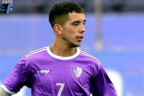 Hoy les traigo un nuevo video, esta vez de como juega enzo fernández, flamante refuerzo de river plate. Tenfield.com » Fénix a todo gol…