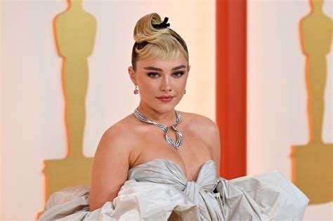 Florence Pugh Paired Her Dramatic Oscars Gown With Peekaboo Micro