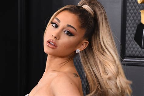 Ariana Grande Filmed Kissing A Mystery Man That Isnt Mikey Foster