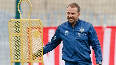 Leider hat mit sportvorstand hasan salihamidzic der falsche trainer hansi flick (l.) und sportvorstand hasan salihamidzic werden sicherlich keine freunde mehr. FC Bayern: Trainer Hansi Flick vermisst an Ostern seine ...