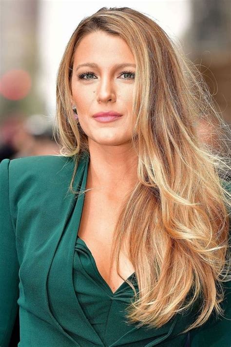 Blake lively brings back the vest at fashion week. CORTES DE PELO LARGO 👩【 Primavera - Verano 2020 ...