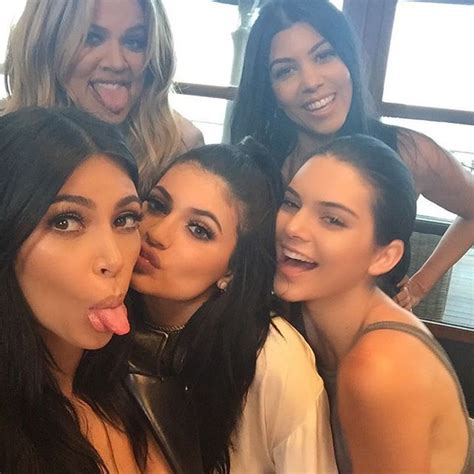 Ego Kim Kardashian Posta Selfies Com Kris Jenner Caitlyn E Com As Irmãs Notícias De Famosos