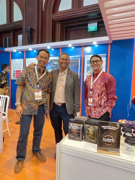 Umkm Kawe Megalite Jadi Rebutan Di Ajang Ibea Pt Bukit Pembangkit Innovative
