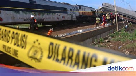 Tabrakan 2 Kereta Di Bandung Warga Penumpang Loncat Getaran Kayak Gempa