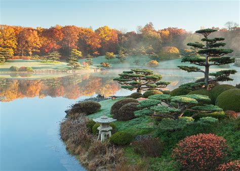 Is chicago botanic garden free. 16 Beautiful Public Gardens to Visit in Fall - Best Public ...