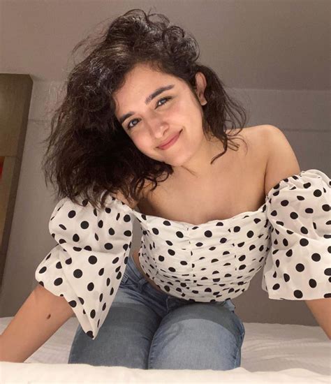 Shirley Setia Photos Stunning Pictures Of Youtube Sensation Who Is All