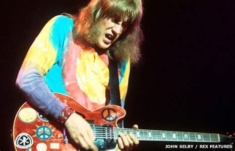 Alvin Lee Rock Guitarist In The Band Ten Years After Dies At 68 Bbc