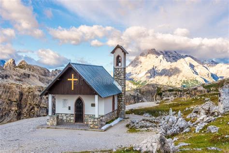 Cappella Degli Alpini Kapelle An Der Südlichen Seite Von Tre Cime Di