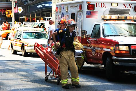 Fdny Paramedics Emt´s Foto And Bild North America United States