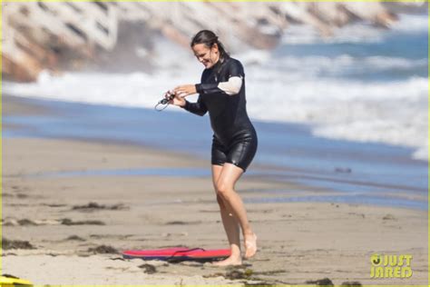 Jennifer Garner Wears A Wetsuit While Bodyboarding In Malibu Photo