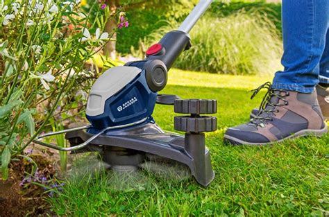Upgrade your garden with those small details which give it an overall more refined and groomed look. Lawn Care Tips | Argos