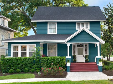 Check out these 14 reasons why it's a good idea to buy real estate in winter garden, and you just might want to move too! Curb Appeal Ideas from Jacksonville, Florida | HGTV