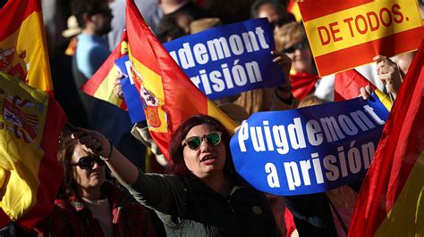 La Ultraderecha En Catalunya 20 Organizaciones Y 328 Agresiones En Dos