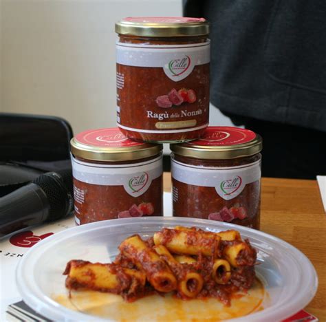 Anche i primi piatti, con pasta fatta rigorosamente in casa, vi faranno venire l'acquolina in bocca. Ragù Symposium - Quale carne per il ragù? - Di Testa e Di Gola