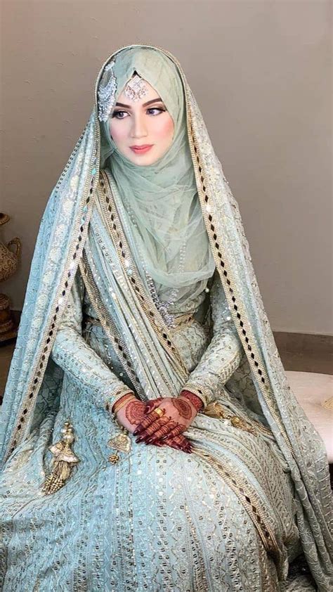 Pin By Sana Anjum On Traditional Outfit Bridal Hijab Styles Hijab