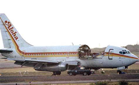 The aircraft suffered extensive damage, but was able to land safely at kahului airport on maui. Pilots landed a ROOFLESS plane - Aloha Airlines Flight 243 ...