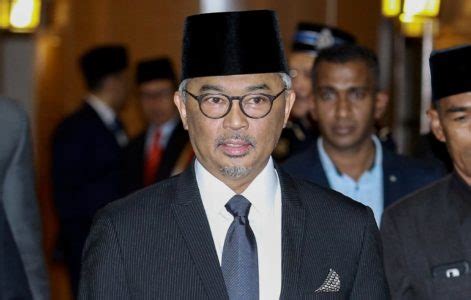 The regent of pahang tengku abdullah sultan ahmad shah will be sworn in as the 6th sultan of pahang on the 15th of january. Tengku Abdullah akan Diumumkan sebagai Sultan Pahang ...