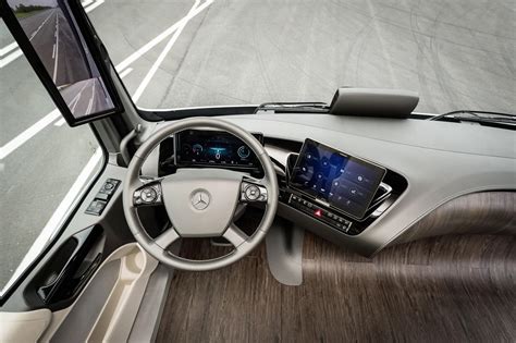 Mercedes Benz Unveils Future Truck 2025 Video Autoevolution