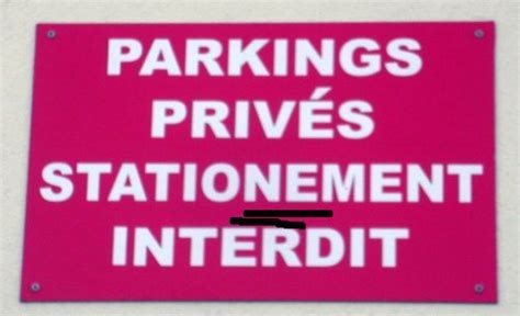 Je possède 2 places de parking dans une résidence privée, une des deux est constamment occupée illégalement par un véhicule (différent selon les semaines). Stationnement interdit... mais sans "haine" pour autant ...